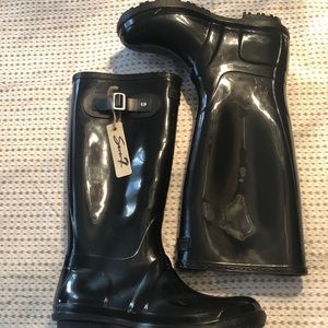 Seven7 rainboot... brand new never worn